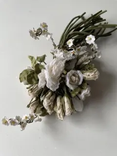 こ*様 ワンダフルワールド　薔薇と小花のブーケコサージュのサムネイル