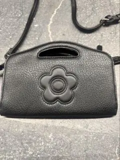 未使用級　MARY QUANT ショルダーバッグ ブラック　お財布ショルダーのサムネイル