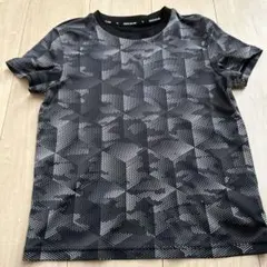 PUMA 幾何学模様 半袖シャツ　140 スポーツシャツ　半袖　ブラック　プーマ