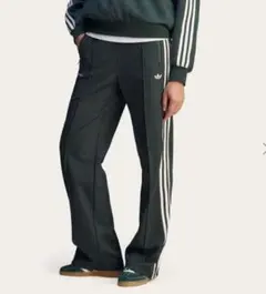 2025年最新】sporty&rich adidas トラックパンツの人気アイテム - メルカリ