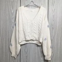 花柄刺繍　ケーブルニット　カーディガン　フラワー　ホワイト　ガーリー