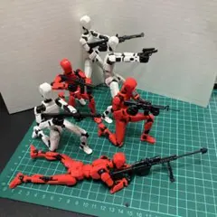 マルっとセリア戦闘フィギュア6体赤　白　組み立て済み