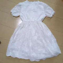 ホワイト刺繍ドレス 半袖　キッズ　120-130