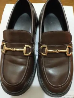 GU　ボリュームソールビットローファー　ダークブラウン　 金具付き 中ヒール