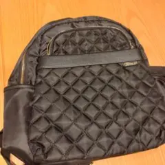 ブラックキルティングリュック