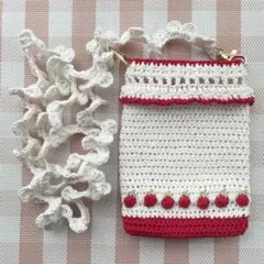 スマホショルダー　苺柄　ハンドメイド　かぎ編み