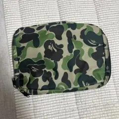 A BATHING APE カモフラージュ柄ナイロンポーチのサムネイル