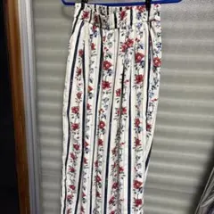レディース花柄ストレートパンツ美品薄手春夏向けベージュ赤ゆったりゴムウエストML