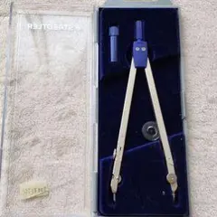 コンパス 青と銀 色