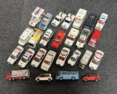 緊急車両 働く車　ミニカーセット 計30台　トミカなど　まとめ