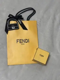 FENDI イエローショップバッグとボックス