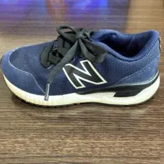New Balance ネイビー キッズスニーカー