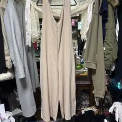 ベージュ Vネック リボン付きサロペット