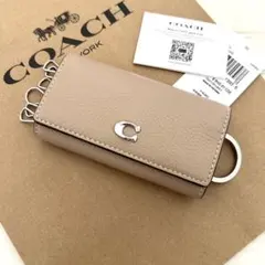 新品 COACHキーケース コーチ ベージュ キーケース