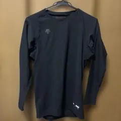 デサント リラックスフィット丸首長袖アンダーシャツ(ネイビー・L
