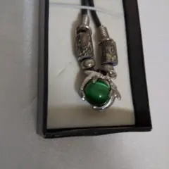 緑色ビーズのカジュアルネックレス