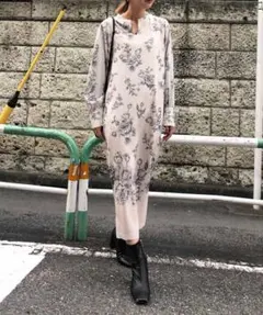 Ameri VINTAGE REHEMA KEY NECK DRESS