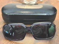 FENDI サングラス パープル系 ケース付きのサムネイル