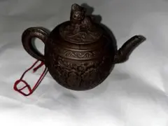 中国宜興 朱可卯 紫砂 童子 茶壺 在銘 刻印あり 急須 茶道具 補修跡 