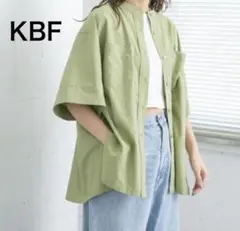 KBF BACKギャザーワイドシャツ 半袖 バンドカラー ピスタチオ F 黄緑のサムネイル