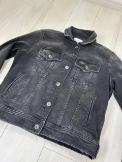 ZARA ザラのブラックデニムジャケット　ダメージ加工