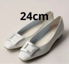 Odette e Odile バックルフラットシューズ ホワイト 24cm