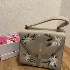 花柄刺繍 ベージュ ショルダーバッグ