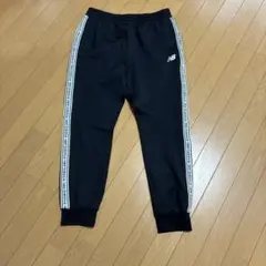 New Balance ジャージ パンツ ブラック　メンズのサムネイル
