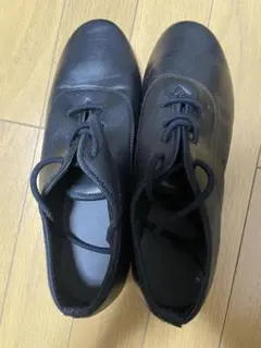 シューズ　23cm 黒　紐なしのサムネイル