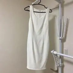 ホワイトリブタイトドレス Vネック