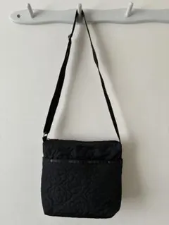 ブラック ショルダーバッグ