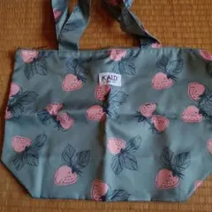 KALDI イチゴ柄 トートバッグ