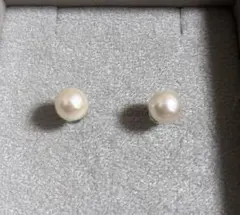 あこや真珠9ミリピアス　プラチナ枠　NO63 お値下げ中 あこや真珠9ミリピアス プラチナ枠 NO63 - メルカリ
