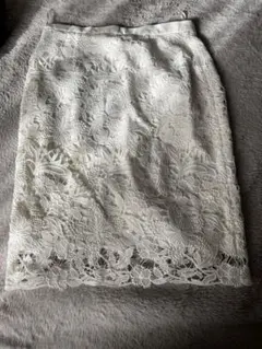 ジャスグリッティー　ホワイト 花柄レース タイトスカート