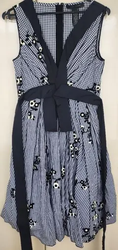 【ほぼ未使用】マーク・ジェイコブス　フラワー×チェック柄ワンピースのサムネイル