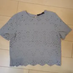 ZARA BASIC 刺繍レース 半袖ブラウス　グレー Mサイズのサムネイル