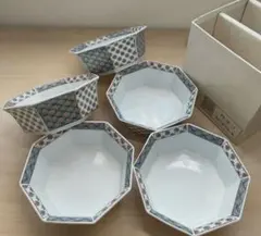 三洋陶器　龍峰窯　染付祥瑞山水画　透かし中鉢揃　5枚セット　深皿　煮物鉢　刺身鉢 有田焼 - 三洋陶器 龍峰窯 染付 祥瑞 山水 中鉢 煮物鉢 盛鉢 深皿 丸紋