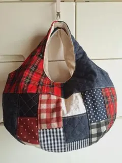 赤タータンチェックネイビーパッチワーク　ころりん丸底グラニーバッグ　ハンドメイド