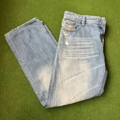DIESEL ライトブルーデニム ストレートジーンズ ダメージ加工