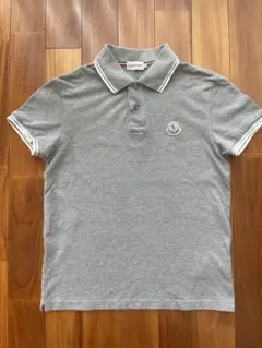 美品"MONCLER" ポロシャツ グレー&トリコロール　Sサイズのサムネイル