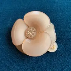 アレクサンドル ドゥ パリのカメリアのバレッタ