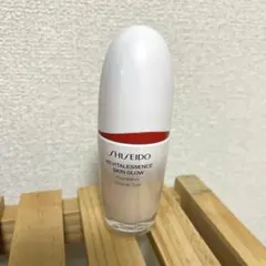 SHISEIDO 資生堂リバイタルエッセンススキングロウファンデーション 140