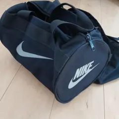 NIKE ミニドラムバッグ& ボディーバッグ 2点セットのサムネイル