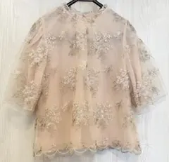 ミスティウーマン フローラル刺繍フレアスリーブブラウス ピンクベージュ FREE