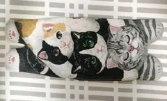 ハンドメイド　フラットポーチ　ぬいぐるみにも のびのーびかわいい3匹の猫ちゃん