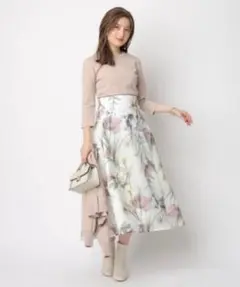 Apuweiser-richeクリアカラー大花 花柄 ロングフレアスカート 総柄のサムネイル