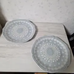 花柄のプレート2枚
