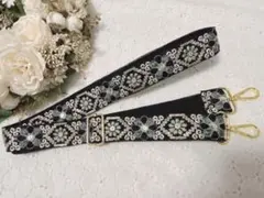 新作　ショルダー紐　インド刺繍リボン　スマホ　ストラップ　黒　送料込