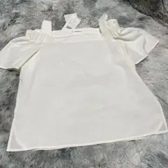 新品未使用品　半袖　オフショルダー　肩出し