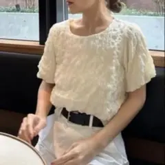 Ada. 半袖 ポコポコ　トップス アイボリー